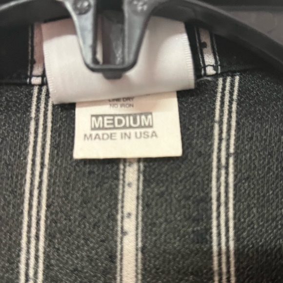 International Newport Group shimmer black and white blouse - Picture 4 of 4